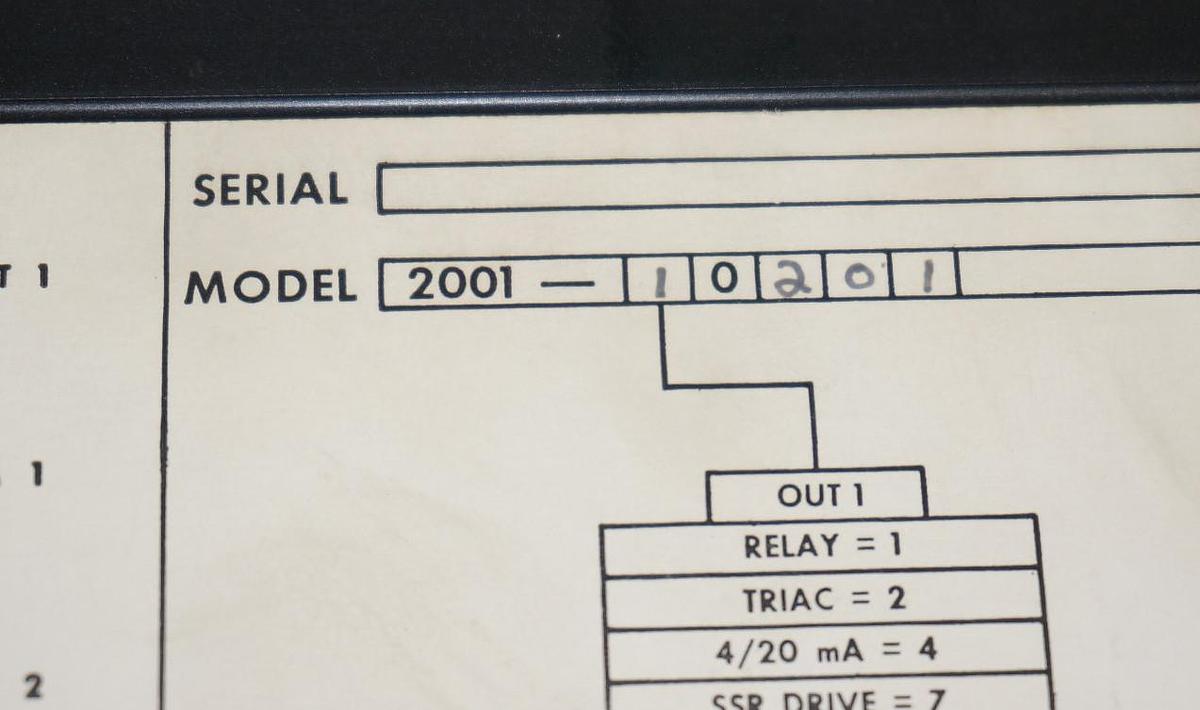 Used NEW CHROMALOX 2001-10201 TEMPERATURE CONTROLLER 200110201
