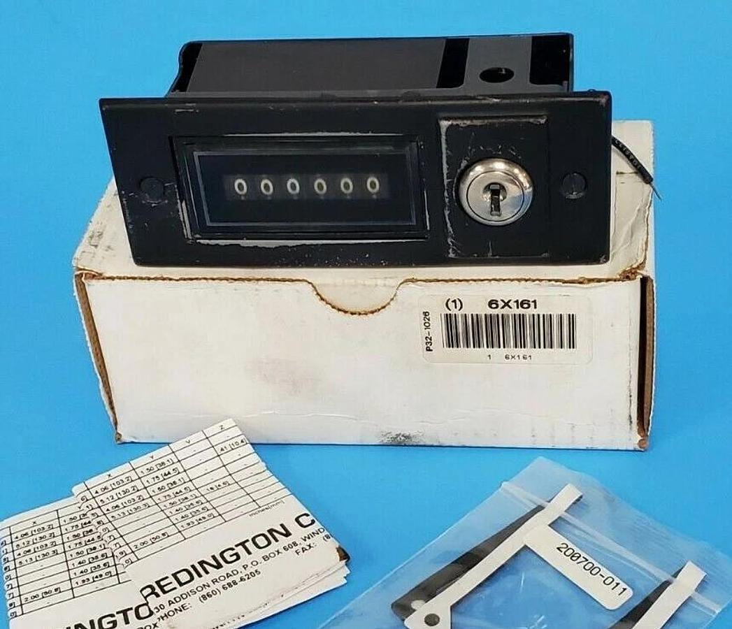 Used REDINGTON P32-1026 115VAC 8W ELECTRONIC COUNTER PANEL MOUNT 6 FIGURE