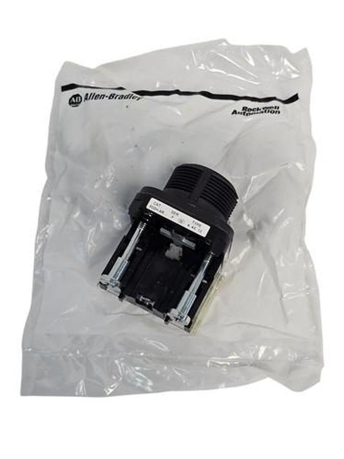 Used NIB ALLEN BRADLEY 800H-AR2A BOOTLESS FLUSH HEAD PUSH BUTTON SER. F