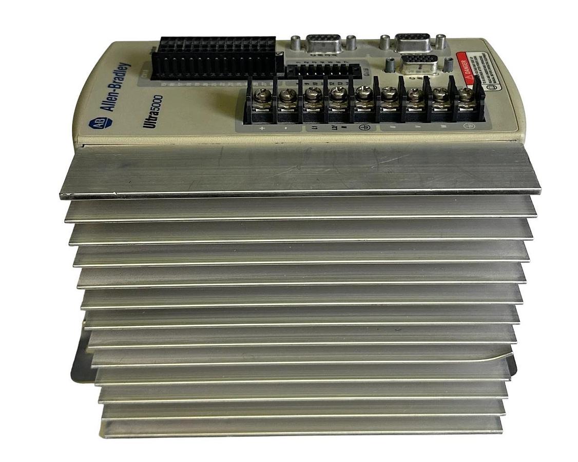 Used ALLEN BRADLEY 2098-IPD-010 /A Ultra 5000 SERVO DRIVE 1kW 9111-0022 2098IPD010