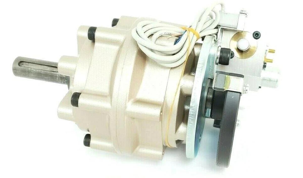 Used NEW CKD RV3D150-100-40-M2V-D-C ROTARY ACTUATOR RVC150 RV3D150-100-40