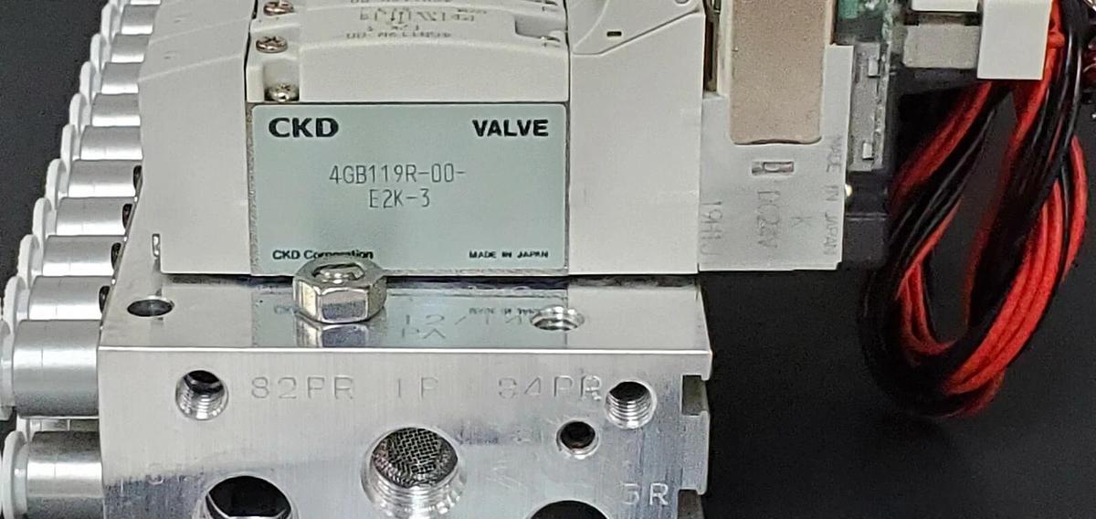 NIB CKD M4GB110R-C6-E2KD-12-3 VALVE MANIFOLD BLOCK ASSEMBLY 4GB119R-00-E2K-3
