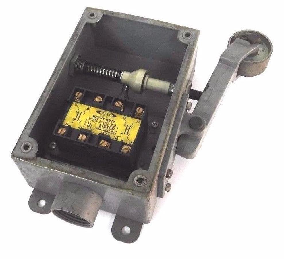 Used NEW REES 04065-100 UNIVERSAL LIMIT SWITCH RIGHT HAND, TRIP FORCE: 12 LBS