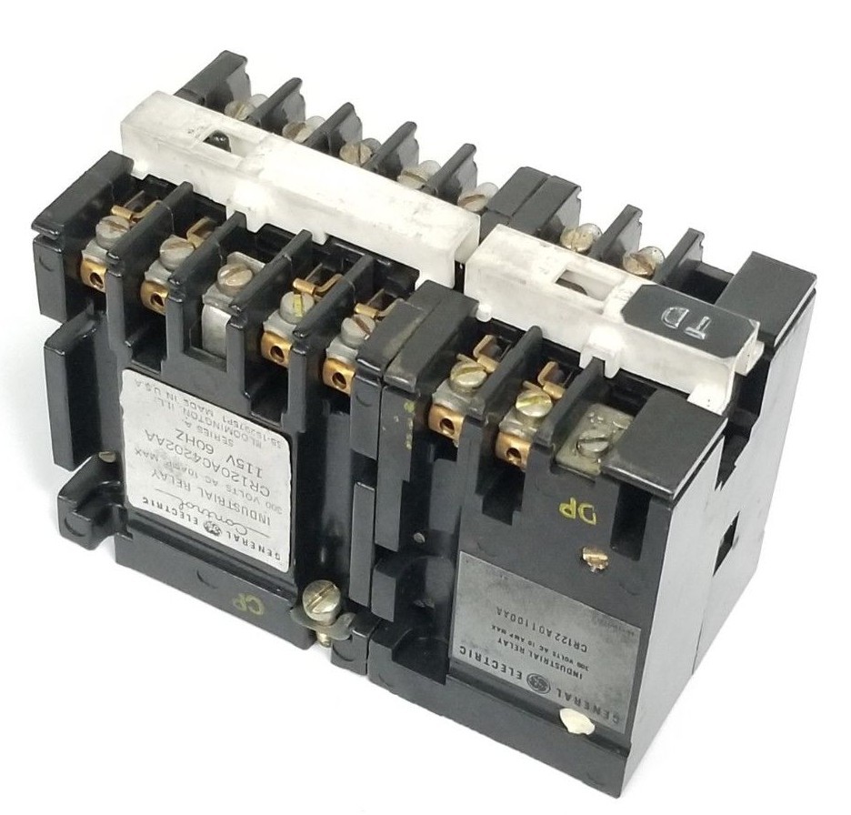 Used GENERAL ELECTRIC CR120A04202AA INDUSTRIAL RELAY 115V 60HZ W/ CR122A01100AA