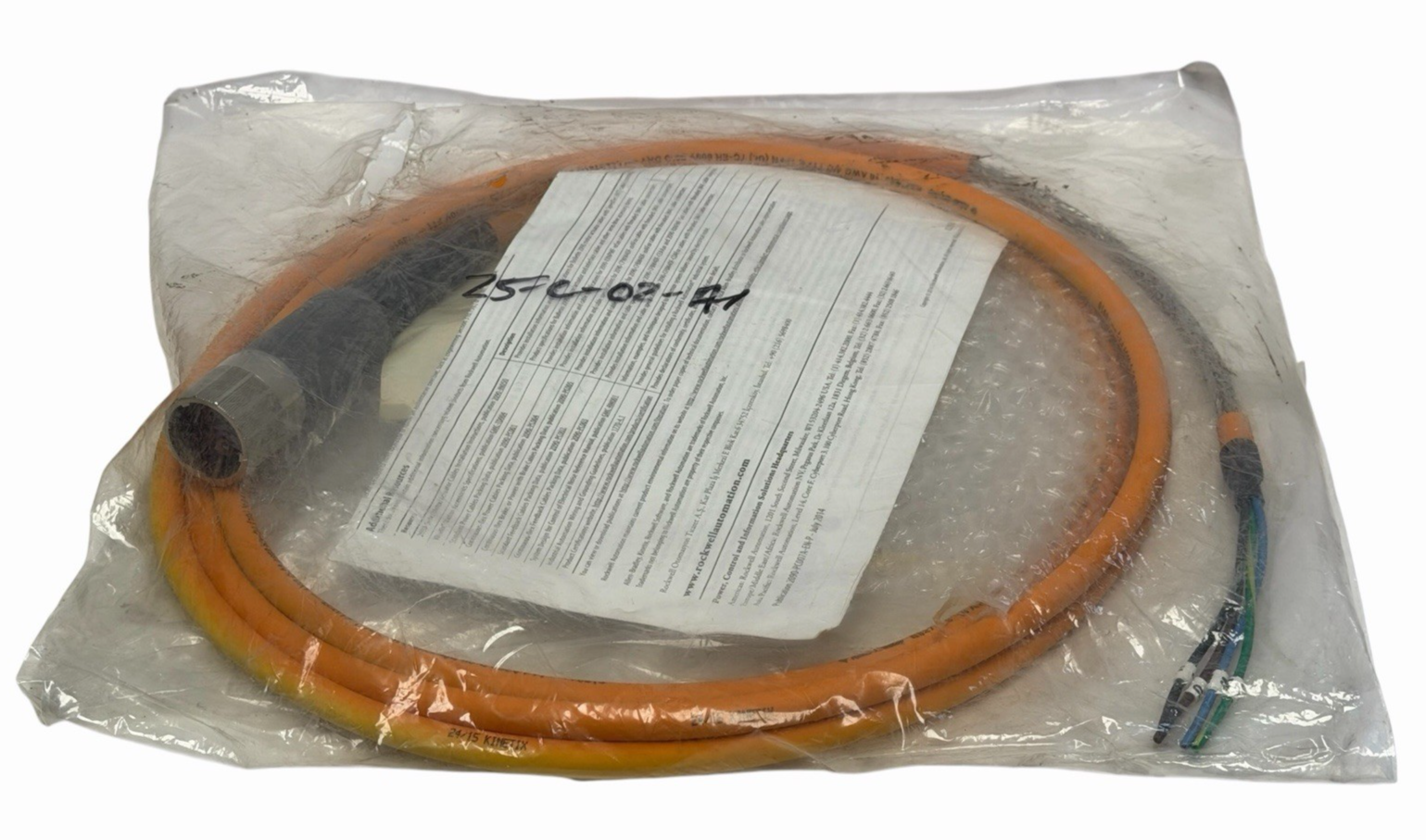 NEW ALLEN BRADLEY 2090-CPWM7DF-16AA03 /A POWER AND FEEDBACK CABLE 3M CABLE