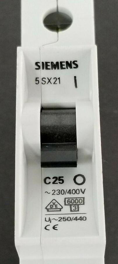 Used NEW SIEMENS 5SX21-C25 CIRCUIT BREAKER 25A 230/400V 250/440V 1P 6KA 5SX2-125-7