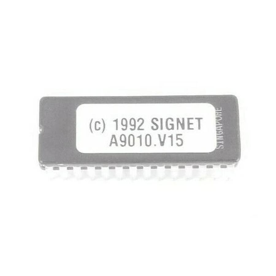 Used GF SIGNET A9010.V15 E-PROM CHIP 28 PIN FOR FLOW CONTROLLER SIGNET 1992