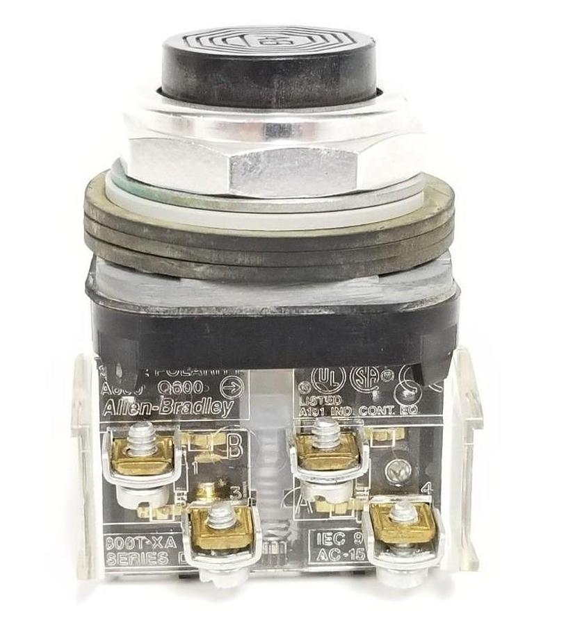 Used ALLEN BRADLEY 800T-B SER. T PUSH BUTTON BLACK W/ 800T-XA SER. C BLOCK