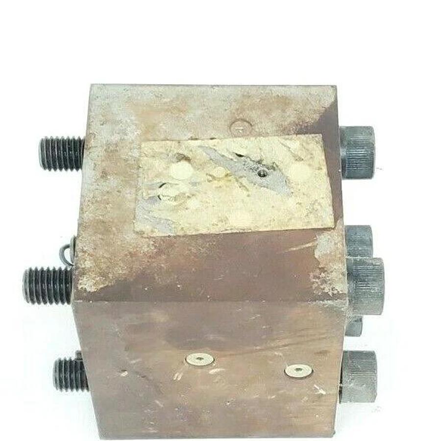 Used THE OILGEAR COMPANY G09-12NNNN HYDARULIC VALVE VU-A1 L722809-321 F12491