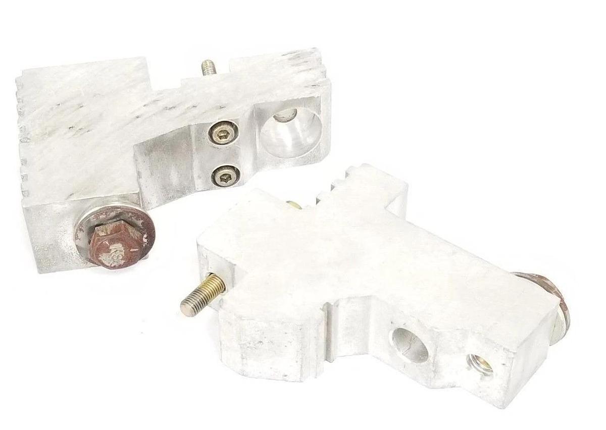 Used LOT OF 2 LUGS FOR SYLVANIA SKM31200