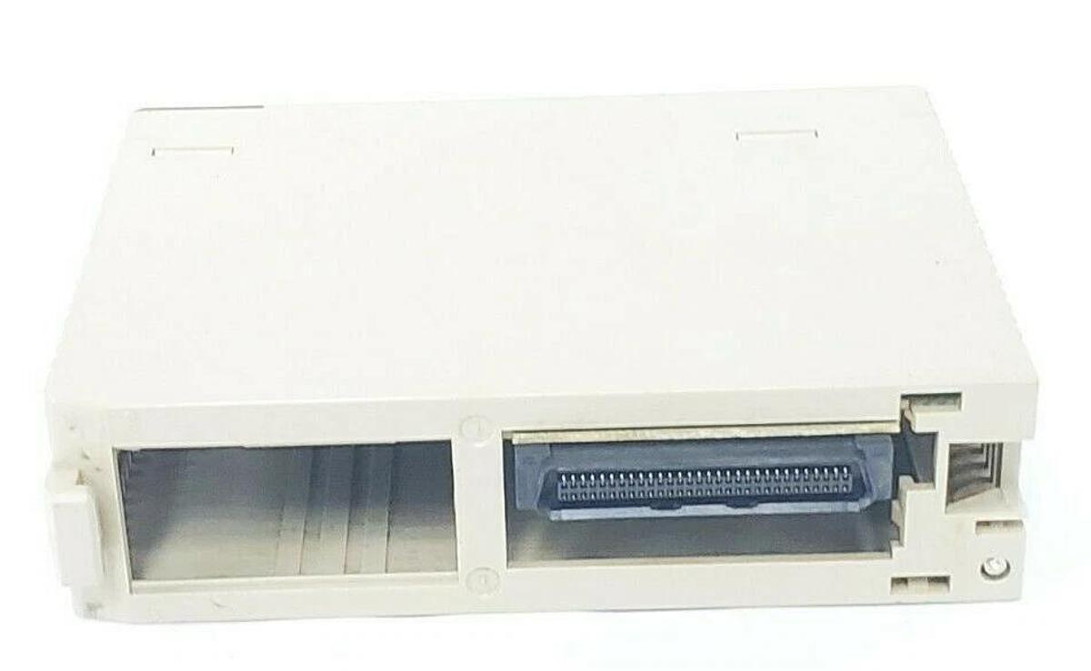 Used OMRON CS1W-OD211 OUTPUT UNIT CS1WOD211, 24V DC (MISSING COVER)