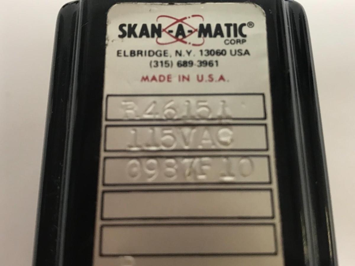 Used LOT OF 2 SKAN-A-MATIC R46151 PHOTOELECTRIC RELAYS 115VAC