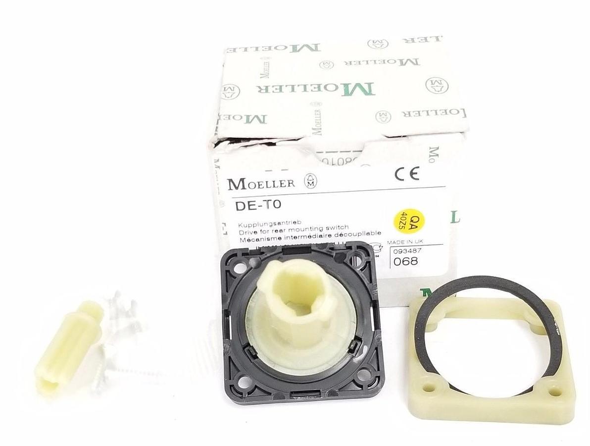 Used NIB MOELLER DE-T0 DRIVE FOR REAR MOUNTING SWITCH DET0