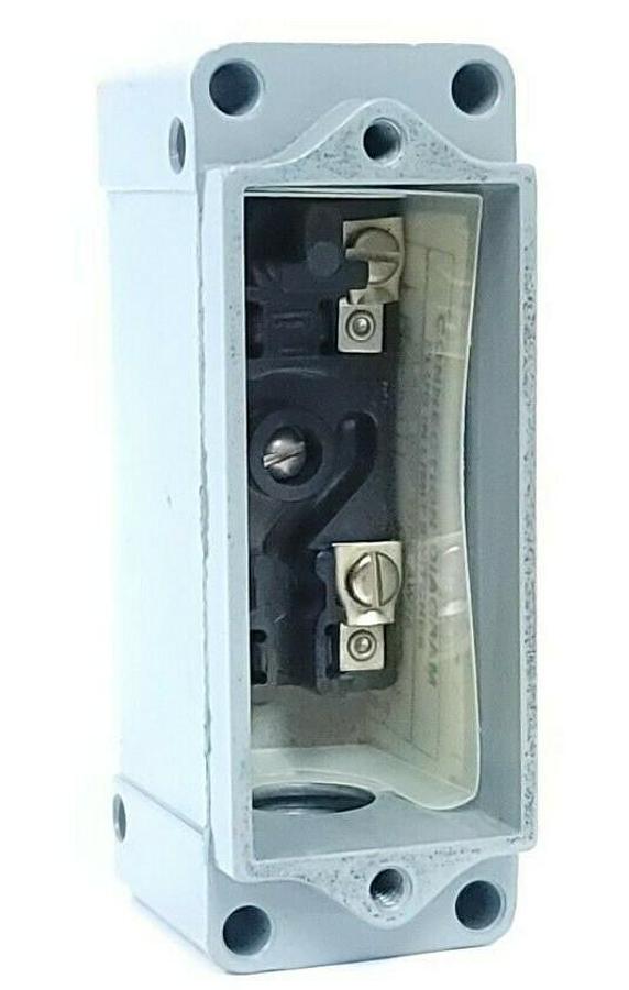 Used NEW SQUARE D 9007-AW16 PLUG IN LIMIT SWITCH (BODY ONLY)