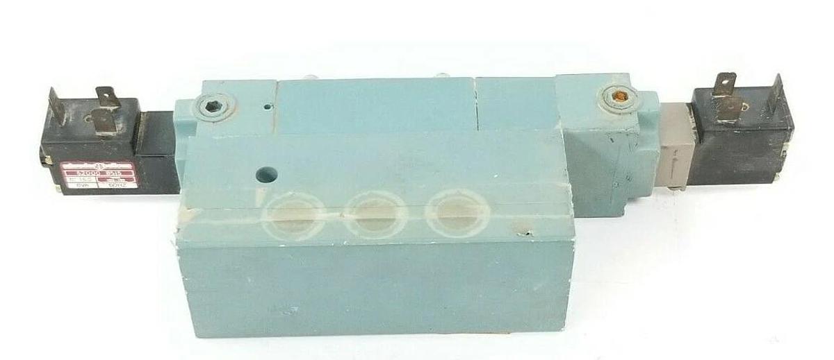 Used SCHRADER BELLOWS 52900-5515 VALVE 529005515, 520008515, 120V 60HZ, 4W