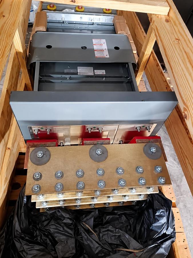 Used Square D COF2540G48PGE I-Line II Feeder Busway Straight 600VAC 4000A 3Ph 4W NEW
