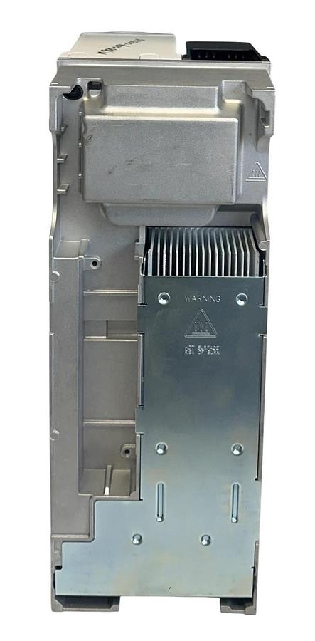 Used CONTROL TECHNIQUES M700-054 00300 A / M700 UNIDRIVE 20/20HP 380-480V 3PH USNP