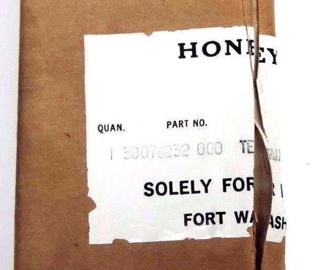 NIB HONEYWELL 30076232-000 TERMINAL BLOCK ASSY: 8235 30076232000