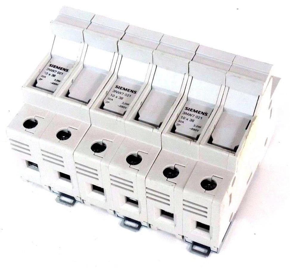 Used LOT OF 3 SIEMENS 3NW7-021 TOUCH SAFE CIRCUIT BREAKERS 3NE7021