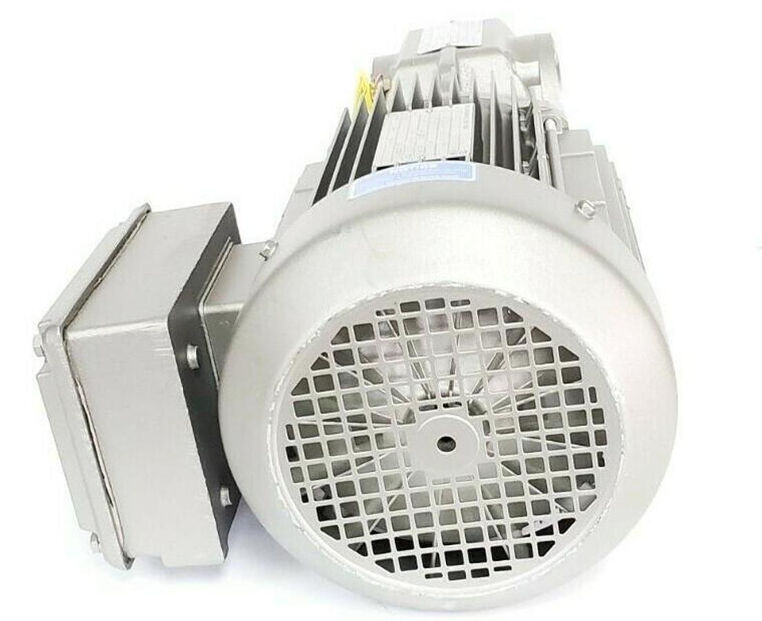 Used SEW-EURODRIVE DFT100L2 5HP 3370RPM MOTOR W/ KAZ37-DT100L2 GEARBOX KAZ37D5100L2