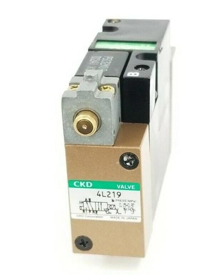 NEW CKD 4L219 SOLENOID VALVE 0.15-0.97MPa W/ P5132M0R PILOT VALVE 24VDC