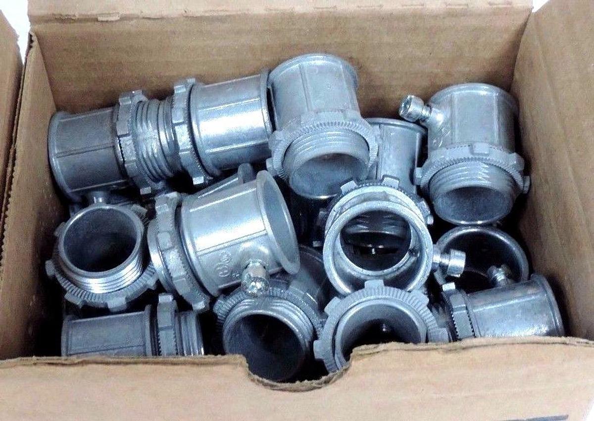 Used BOX OF 25 NEW BRIDGEPORT 231-DC2 3/4" ZINC EMT CONNECTORS 231DC2