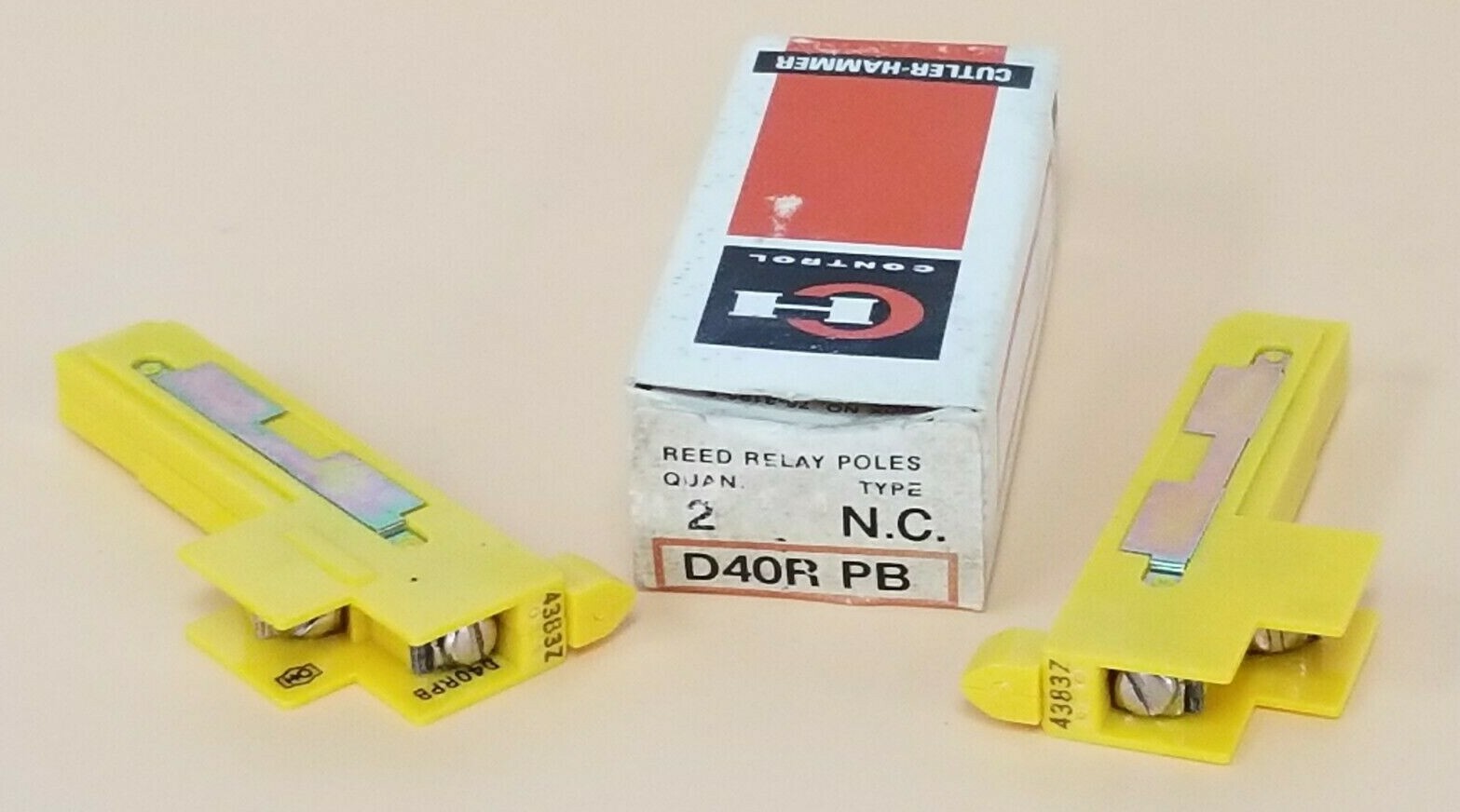 Used LOT OF 2 NEW EATON CUTLER HAMMER D40RPB REED RELAYS 1 N.C