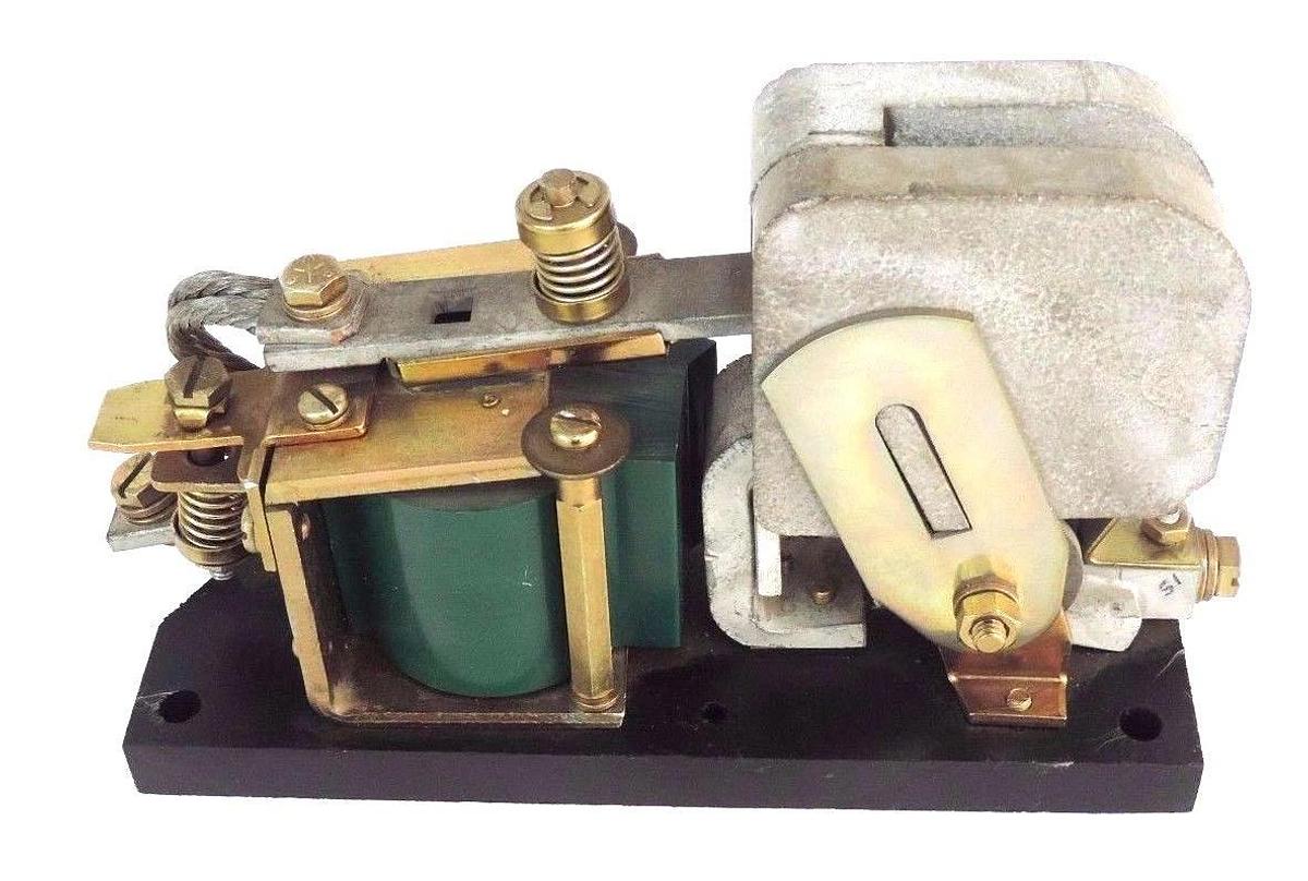 Used GENERAL ELECTRIC IC2800-M140C416 CONTACTOR W/ ID154G37A COIL, IC2800M140C416