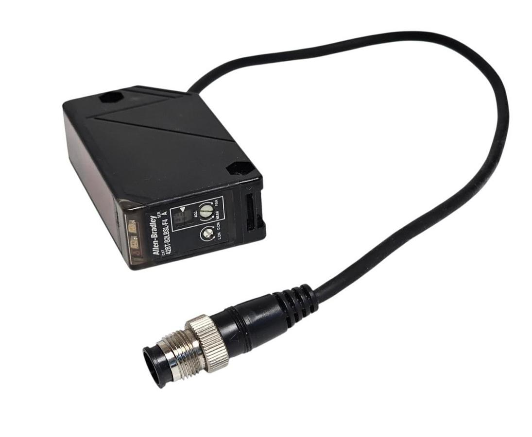 Used ALLEN BRADLEY 42BT-B2LBSL-F4 LONG RANGE BGS SENSOR 42BTB2LBSLF4 SER. A