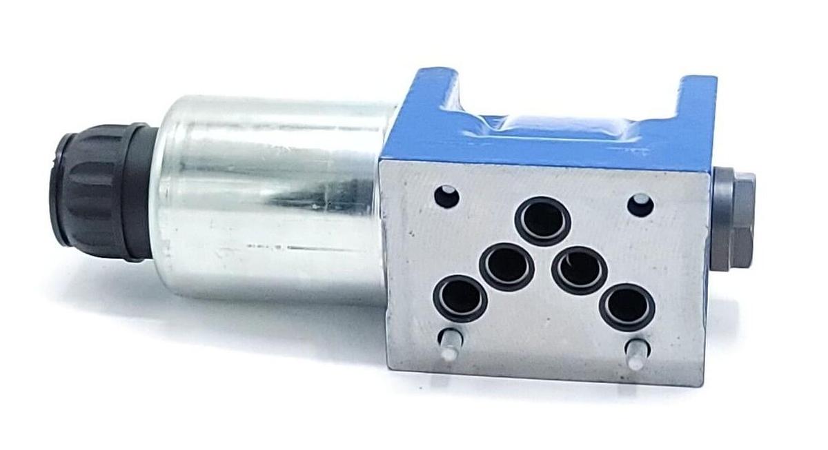 Used NEW BOSCH REXROTH 5-4WE 10 J2B50/EG24N9K4/M CONTROL VALVE R901328321