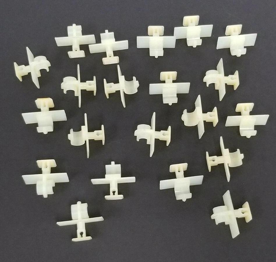 Used LOT OF 21 SQUARE D FUSEHOLDER ATTACHMENTS FOR 9080-GF6 TERMINAL BLOCKS