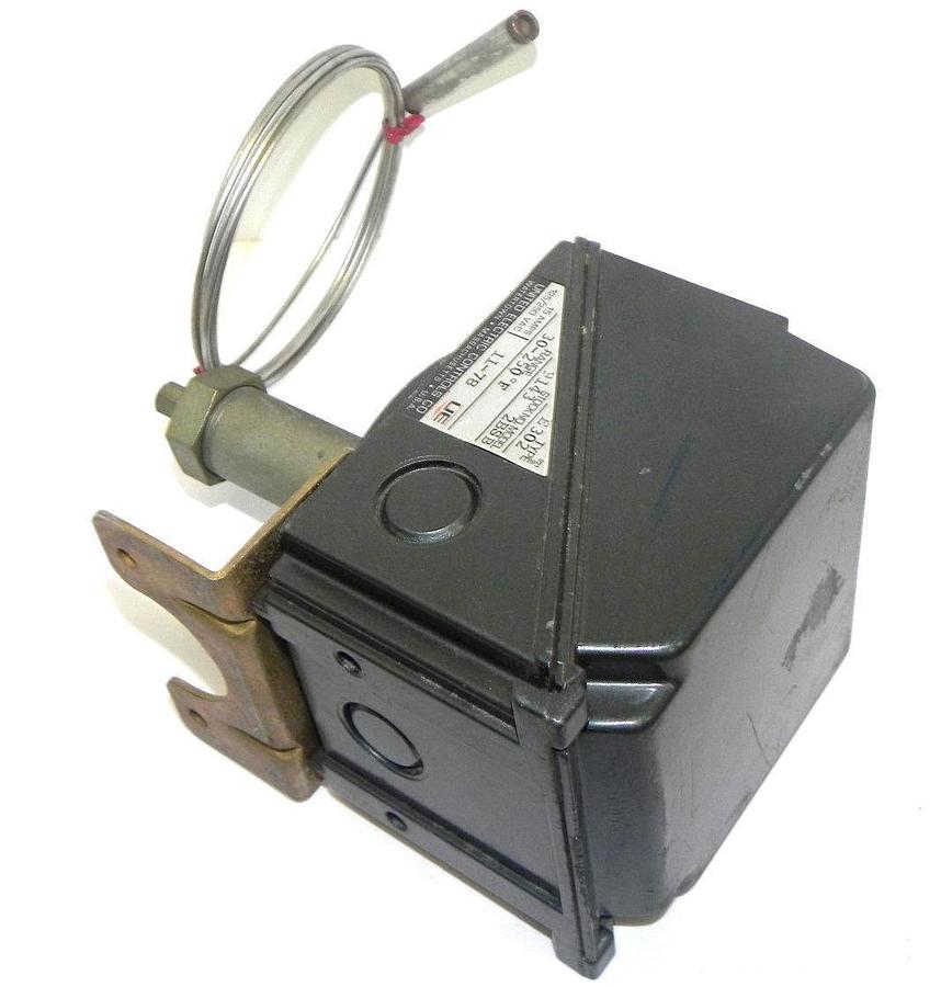 Used UNITED ELECTRIC TYPE E302 STOCK NO. 9143 2BSB TEMPERATURE CONTROLLER 30-250DEG F