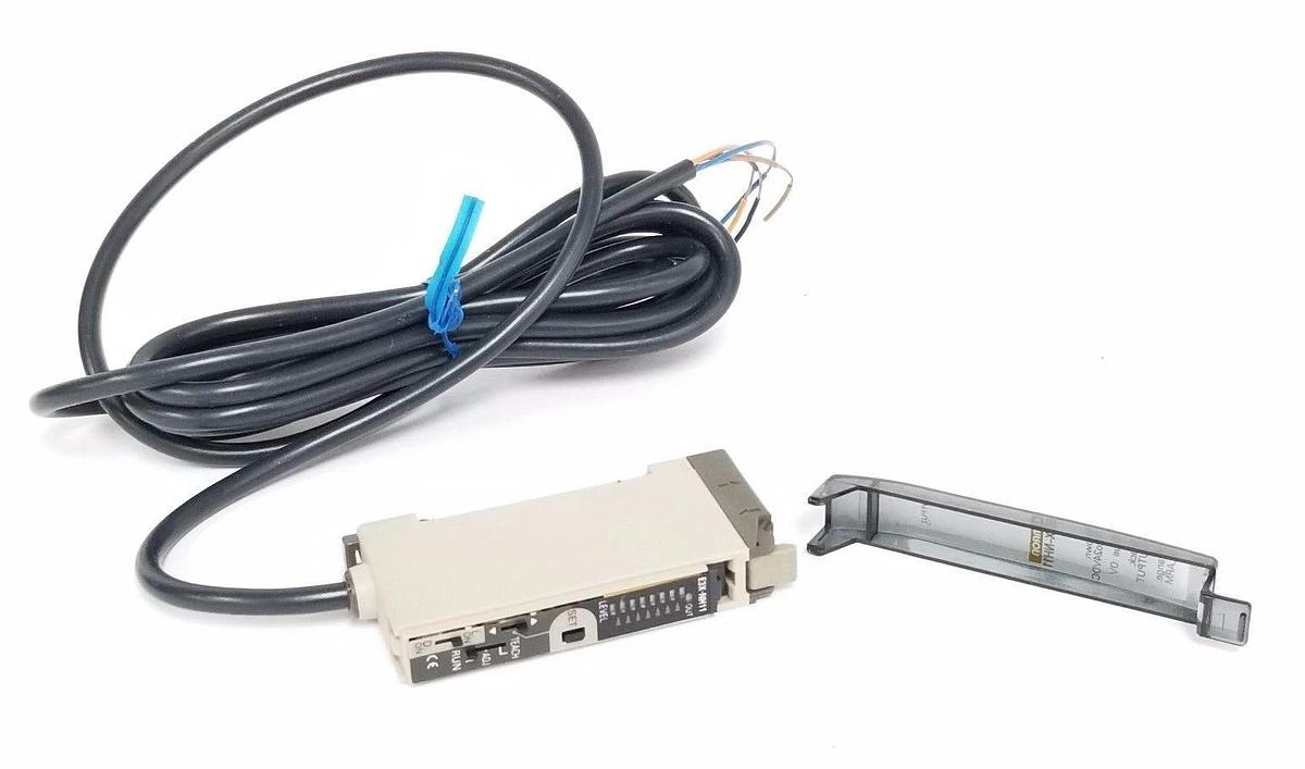 NEW OMRON E3X-NH11 PHOTOELECTRIC SENSOR E3XNH11, 12 TO 24VDC