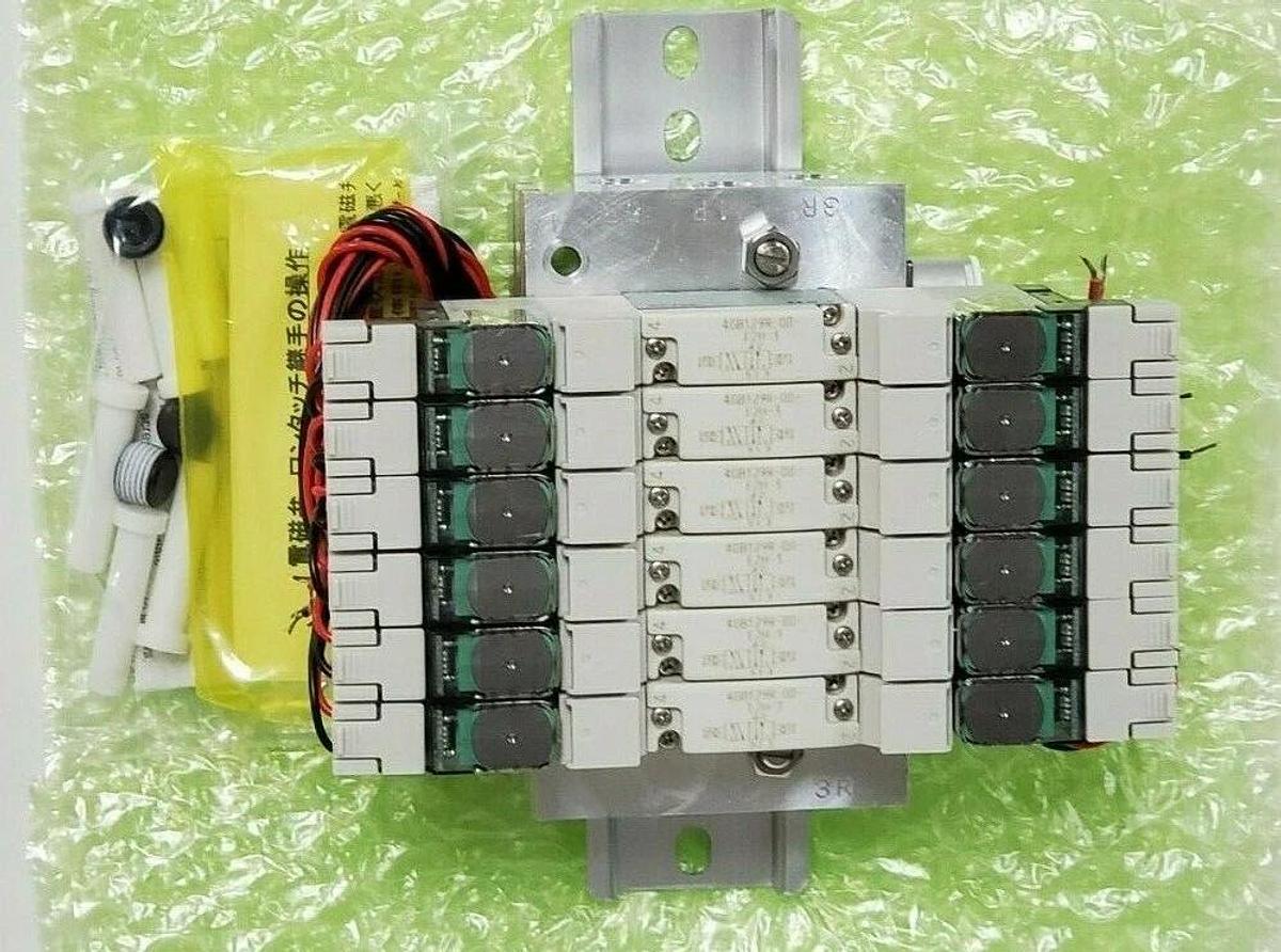 Used NIB CKD M4GB120R-C6-E2HD-6-3 VALVE MANIFOLD ASSEMBLY M4GB120RC6E2HD63