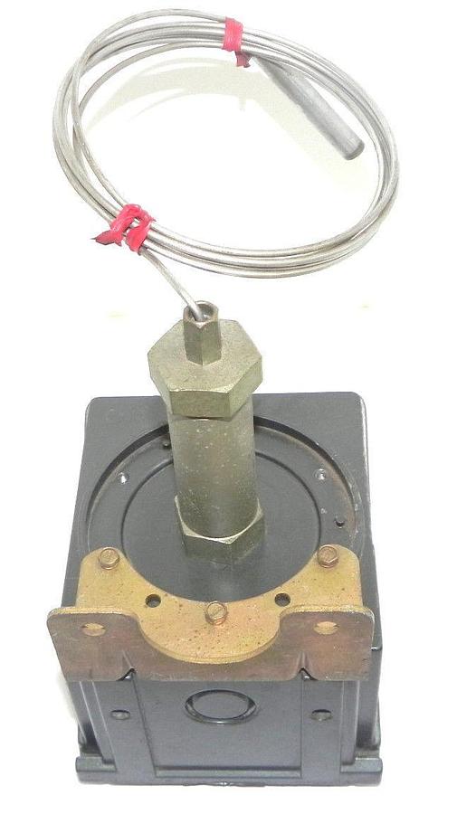 Used UNITED ELECTRIC TYPE E302 STOCK NO. 9143 2BSB TEMPERATURE CONTROLLER 30-250DEG F