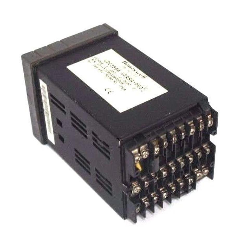 Used HONEYWELL DC300E-E-200-12-0000-0 UDC3000 VERSA-PRO 90-264VAC, 50/60HZ, 18VA