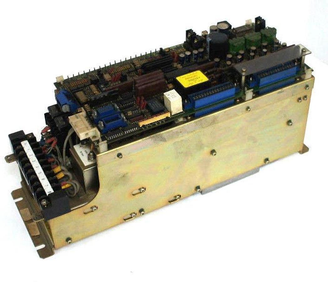 Used FANUC A06B-6050-H304 SERVO DRIVE UNIT W/ A20B-1000-0560/10E SERVO ANALOG BOARD