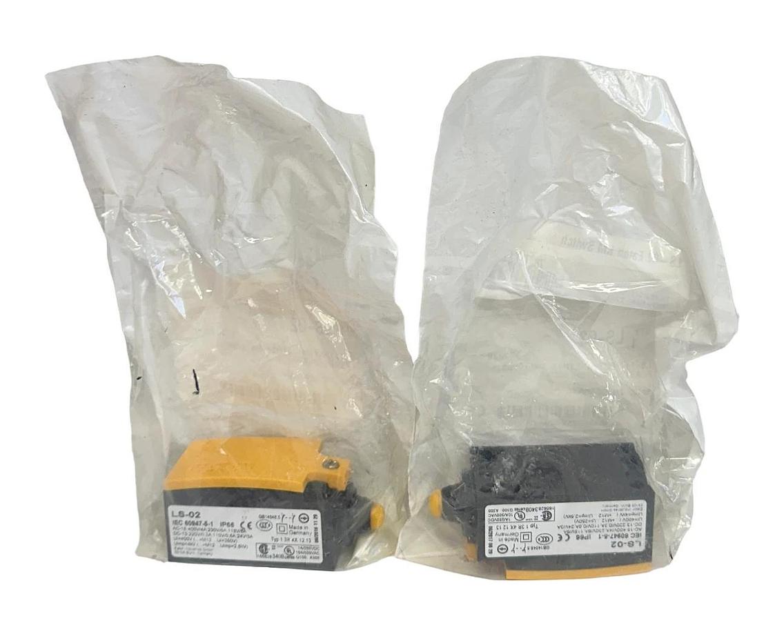 Used 2 EATON LS-02 / IEC 60947-5-1 LS-TITAN LIMIT SWITCH PLASTIC KM SWITCH BODY NSFS