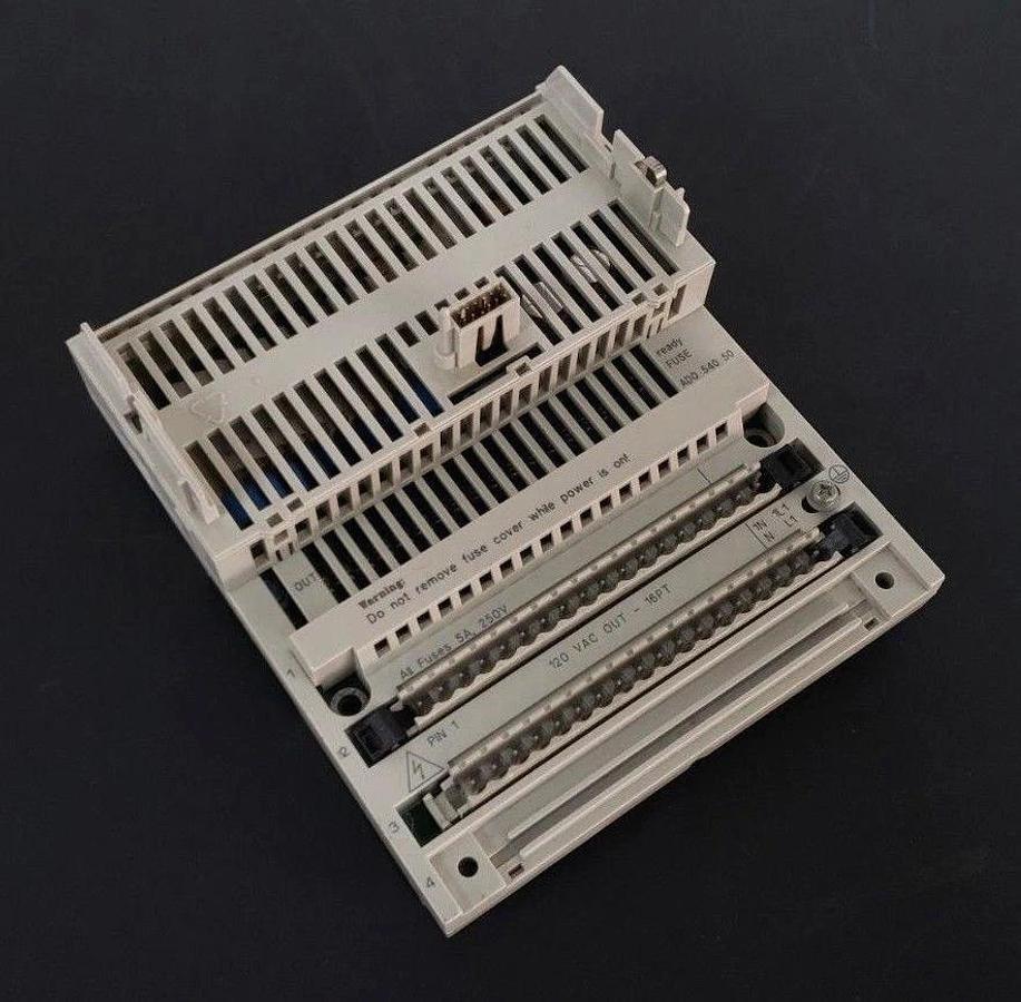 Used SCHNEIDER ELECTRIC 170ADO54050 I/O BASE UNIT 120VAC 16PT, PV 00, RL 76 W/O COVER