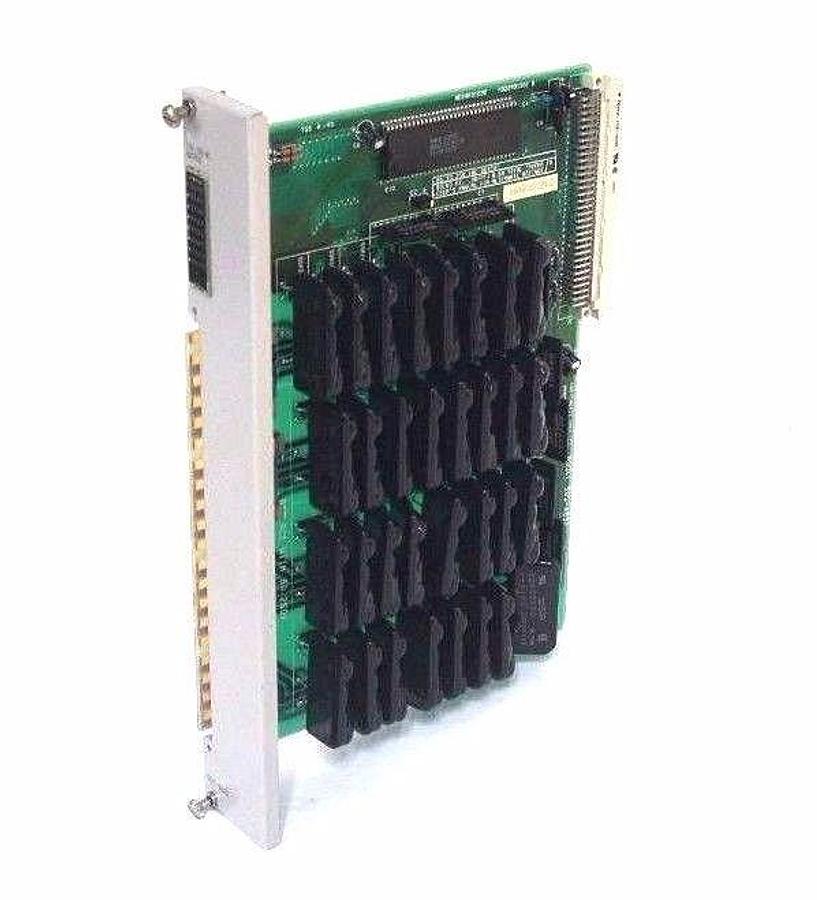 Used SIEMENS TEXAS INSTRUMENTS 505-4832 OUTPUT MODULE 32POINT DIGITAL 110-220VAC