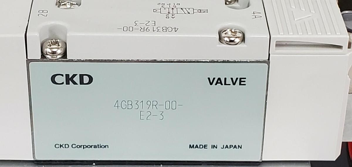 NIB CKD M4GB310R-C10-E2D-2-3 VALVE MANIFOLD ASSEMBLY DC24V M4GB310RC10E2D23