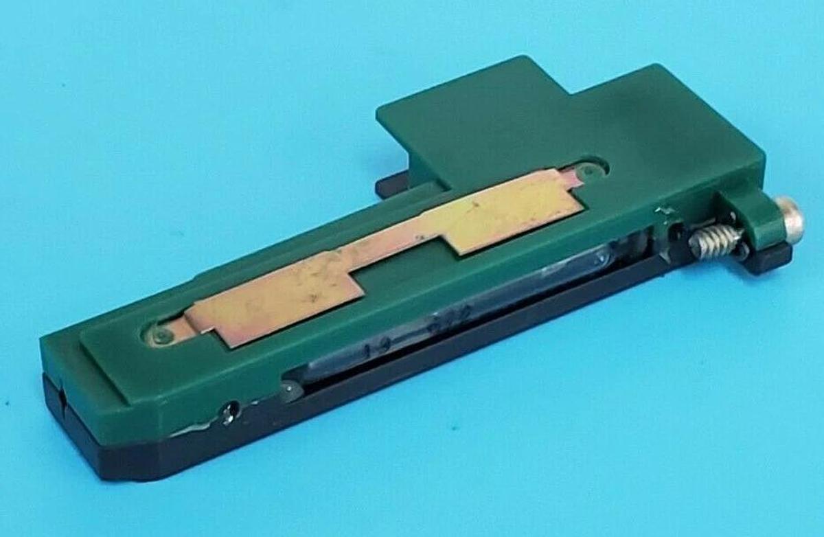Used EATON CUTLER-HAMMER D40RPG REED RELAY POLES N.O. (IN BOX)