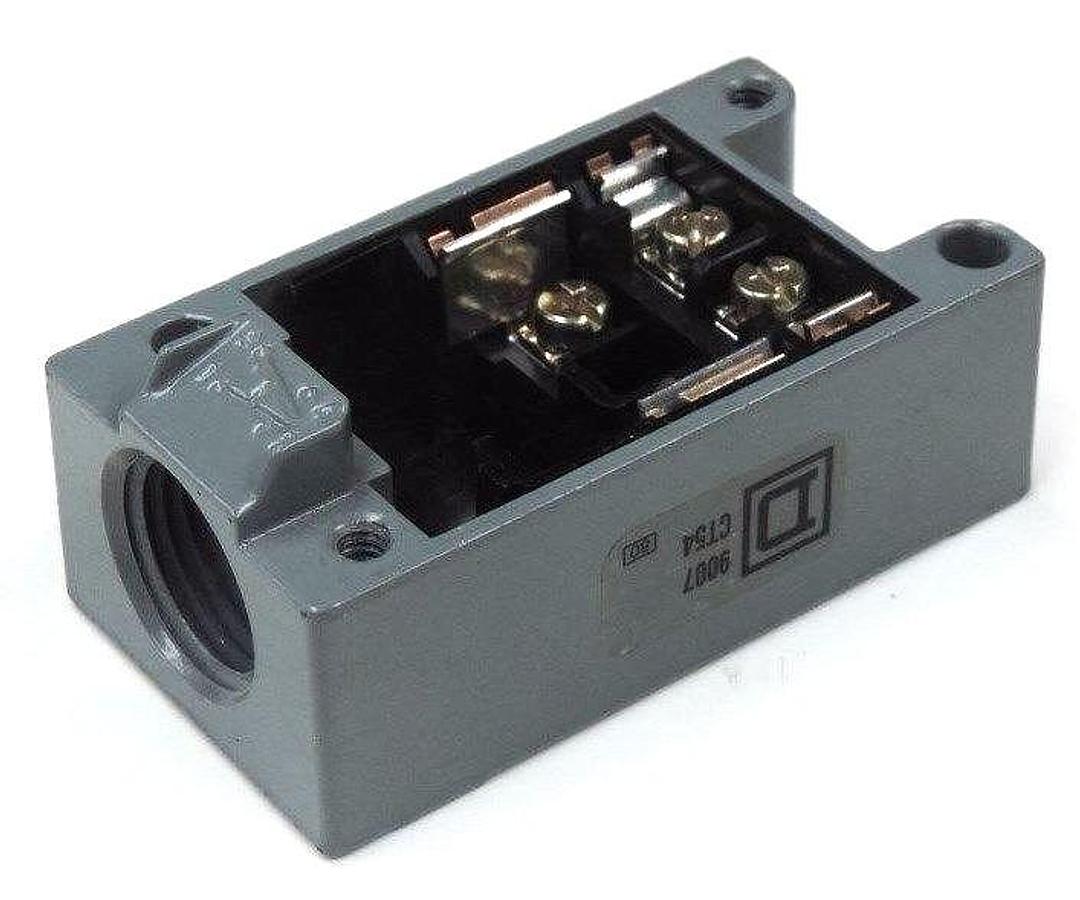 Used NEW SQUARE D 9007-CT54 LIMIT SWITCH RECEPTACLE 9007CT54
