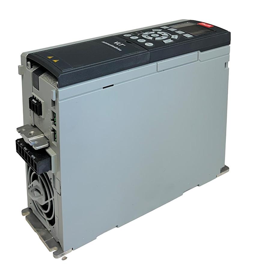 Used DANFOSS 131B0039 / FC-302P3K0T5E20H1XGXXXSXXXXAXBXCXXXXDX VLT DRIVE 3kW/4HP NSMP