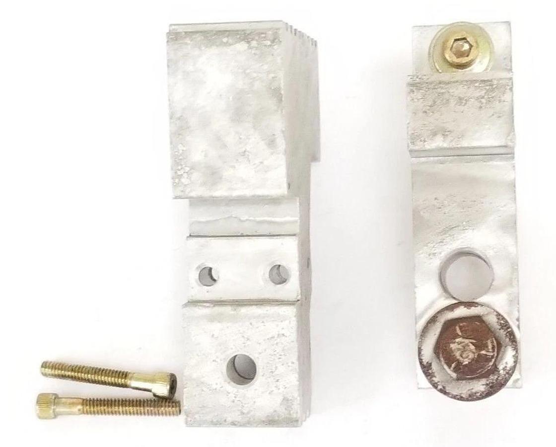 Used LOT OF 2 LUGS FOR SYLVANIA SKM31200