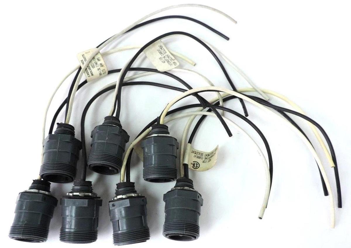 Used LOT OF 7 CROUSE-HINDS X8651-77P RECEPTACLE JOY MALE 1/2" NPT 600V 15A 2 POLE