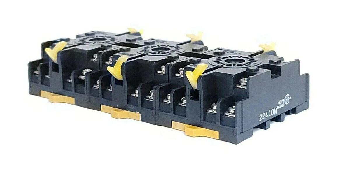 LOT OF 3 NEW OMRON P2CF-11 RELAY SOCKETS 10A 250VAC P2CF11