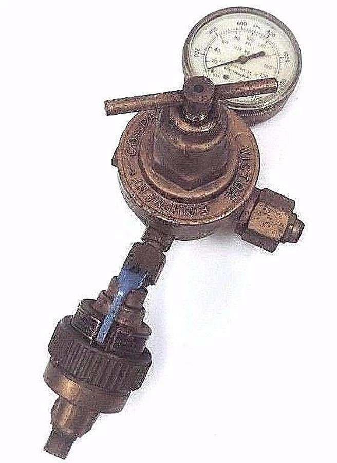 Used VICTOR 370247 COMPRESSED GAS REGULATOR 200PSI W/ AIRCO 801 0786 & GAUGE, S350D