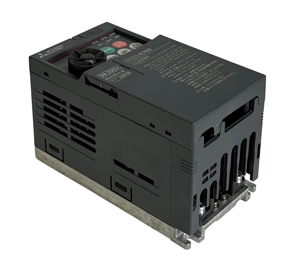 Used NEW MITSUBISHI ELECTRIC FR-E720-0.2K / FRE72002K COMPACT INVERTER 200-240VAC 3PH