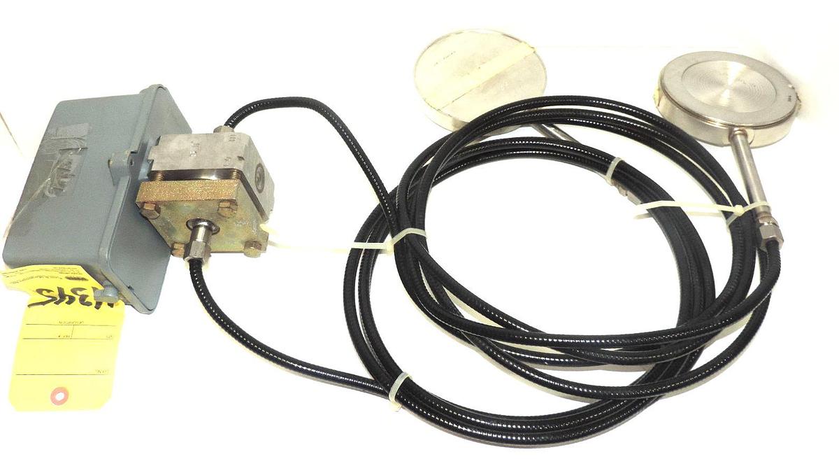 Used TAYLOR 323T MEDIUM RANGE PNEUMATIC TRANSMITTER 323TD00263-10-87 W/ 2 316-L SEALS